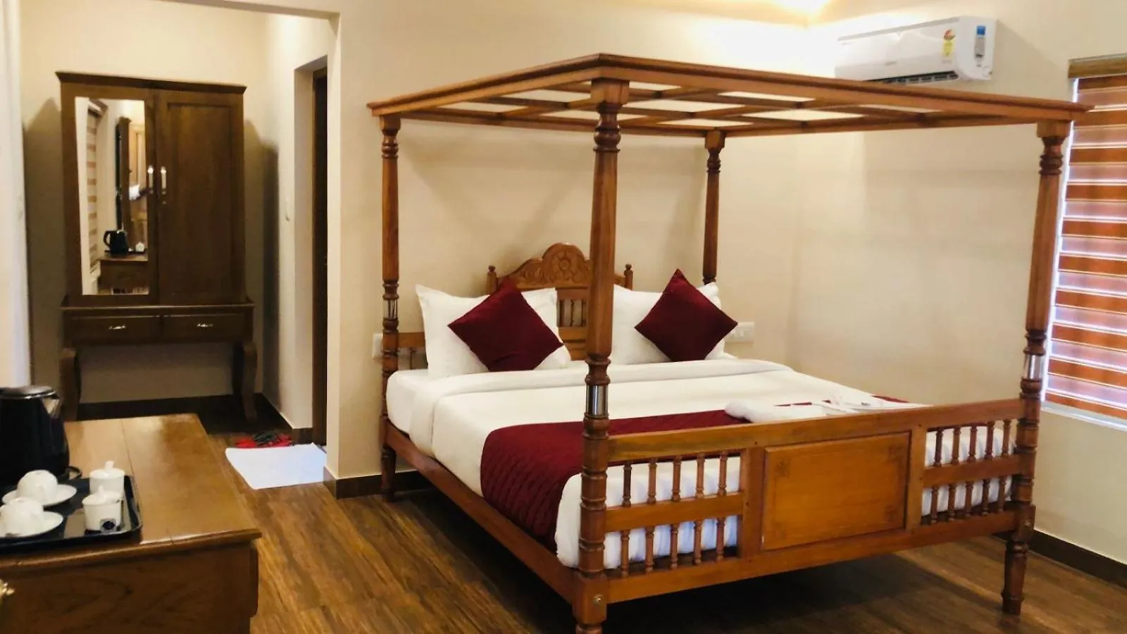 Athirappily Sreenilayam Heritage Resort Athirappilly