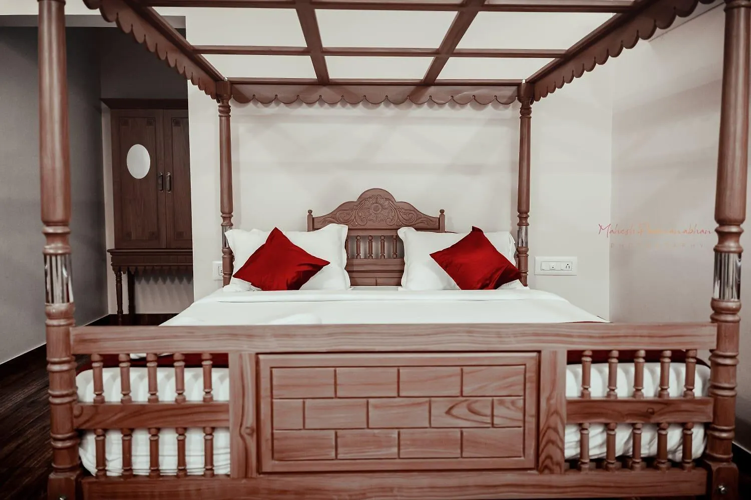 Athirappily Sreenilayam Heritage Resort Athirappilly